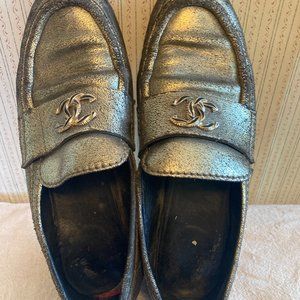 Chanel loafers. Gold. 39